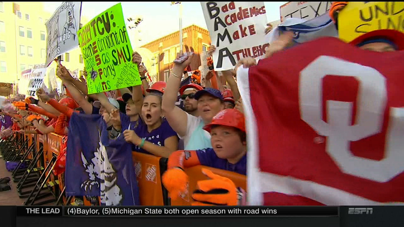 Illustration for article titled Cowherd's Hair: Your College GameDay Sign Roundup
